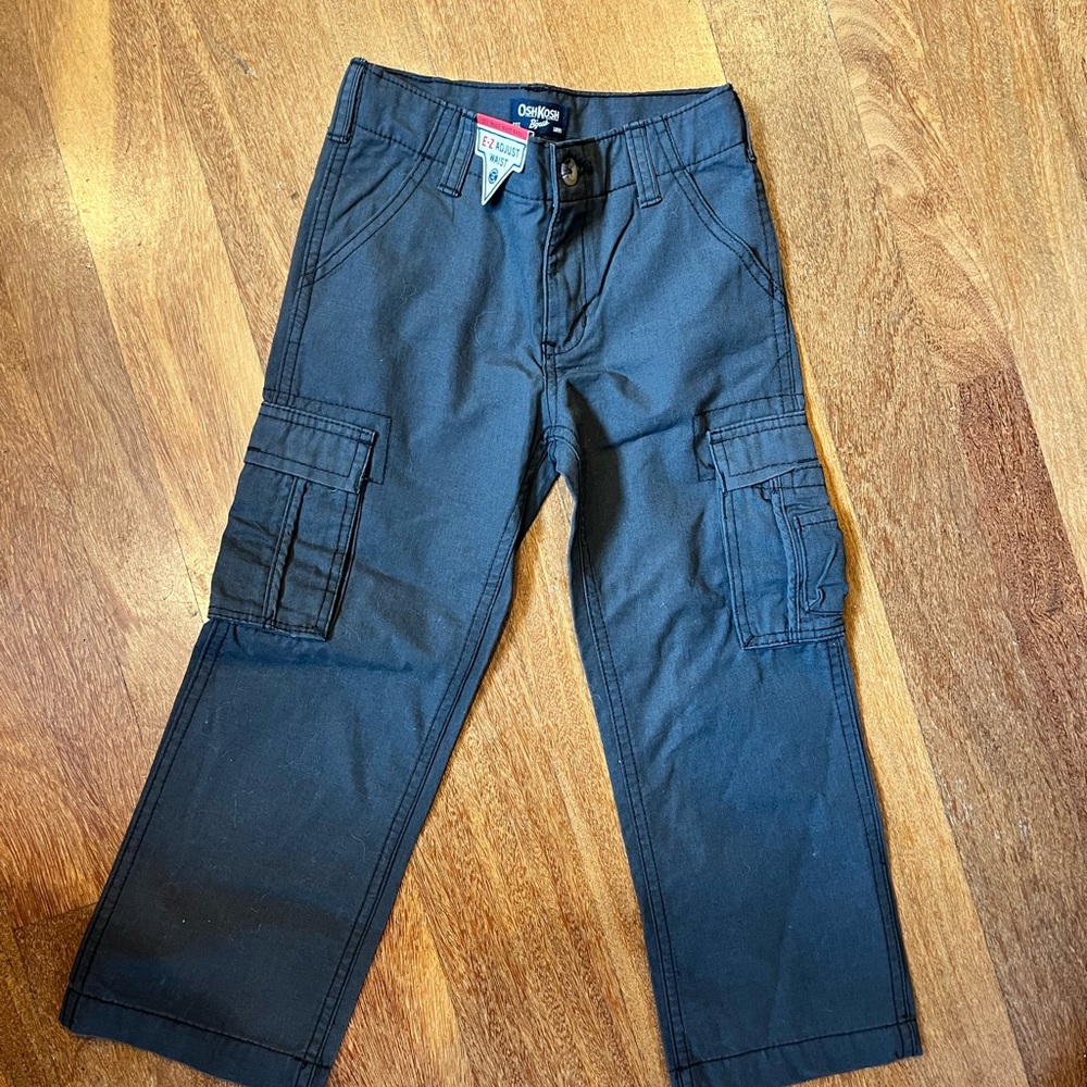 Oshgosh B’gosh boys size 5 cargo pants with E-Z adjustable waist